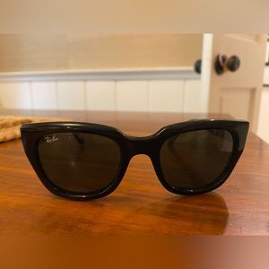 RayBan Sunglasses Black 4178